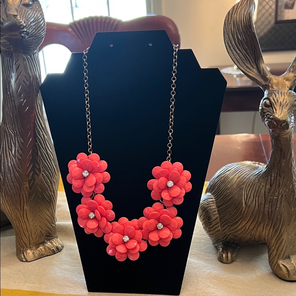 Women’s Floral Statement Necklace - Coral Pink Flower Design